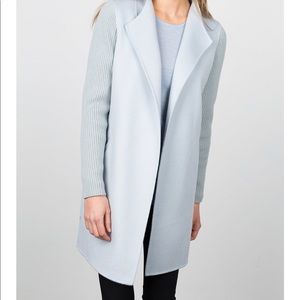 Forte Kinross Cashmere ribbed sleeve jacket. Size XS. In a good condition